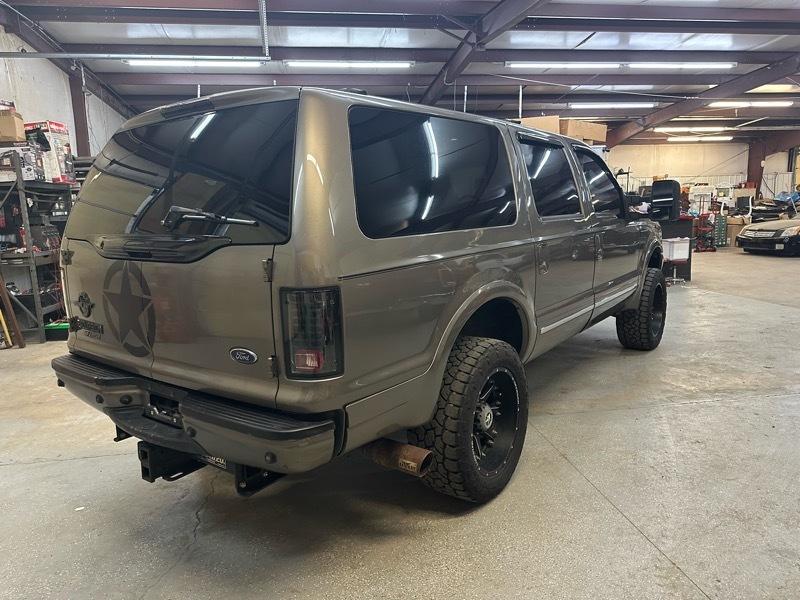 Ford Excursion Limited 6.8L 4WD 2004