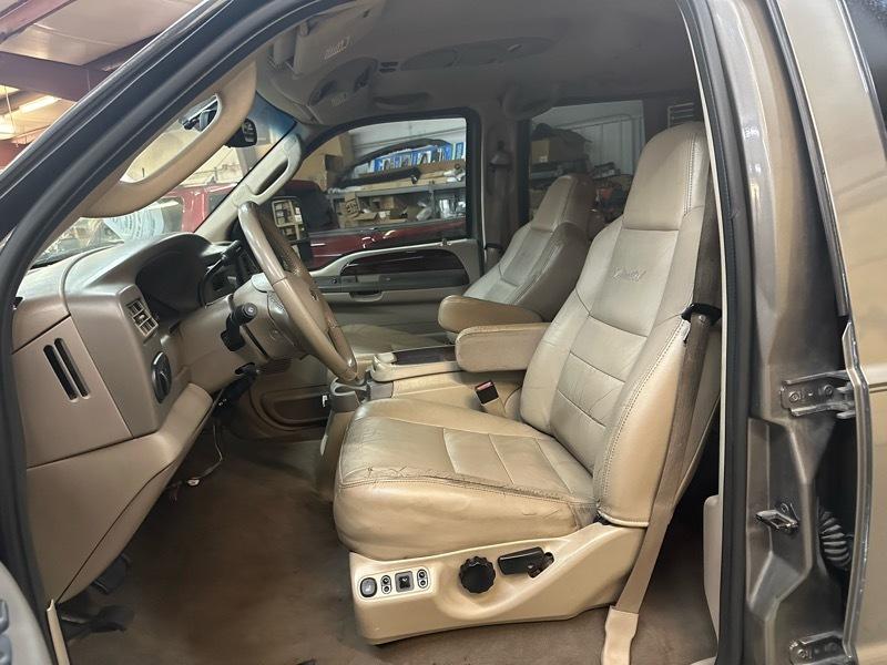 Ford Excursion Limited 6.8L 4WD 2004