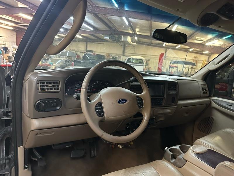 Ford Excursion Limited 6.8L 4WD 2004