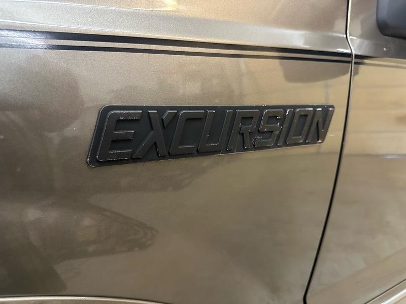 Ford Excursion Limited 6.8L 4WD 2004