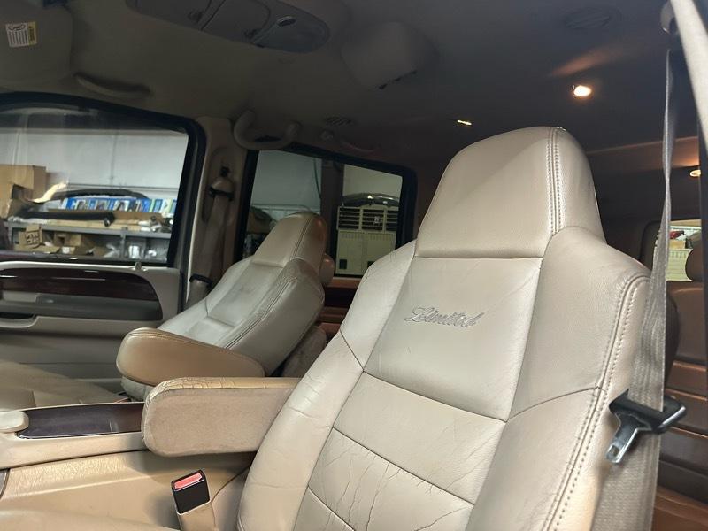 Ford Excursion Limited 6.8L 4WD 2004