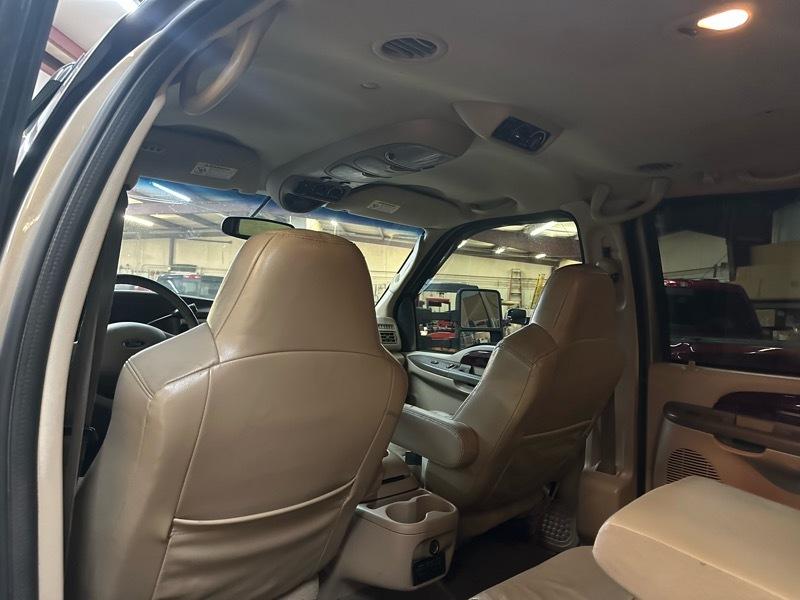 Ford Excursion Limited 6.8L 4WD 2004