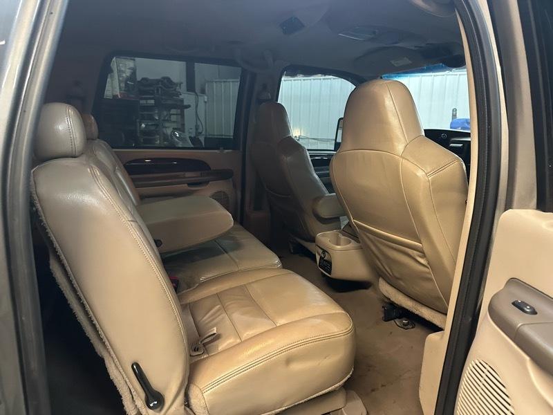 Ford Excursion Limited 6.8L 4WD 2004