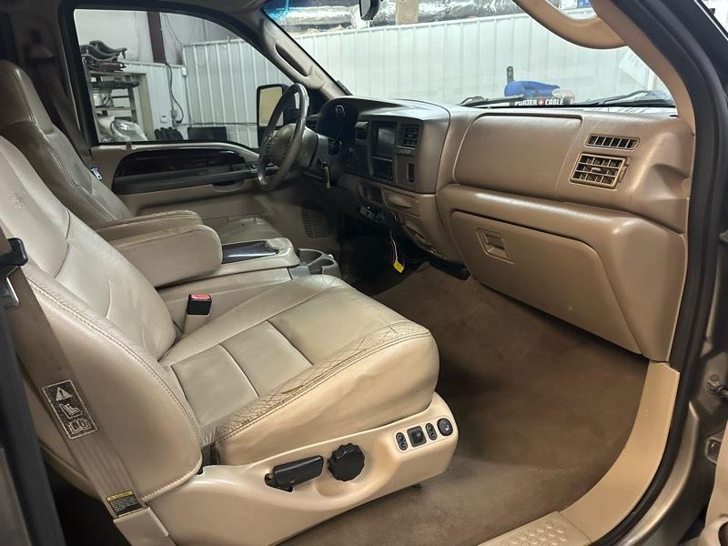 Ford Excursion Limited 6.8L 4WD 2004