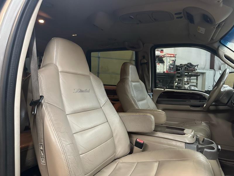 Ford Excursion Limited 6.8L 4WD 2004