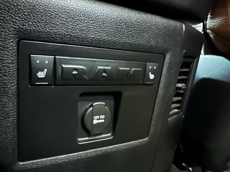 RAM 1500 Longhorn 4x4 Crew Cab 5'7" Box 2015