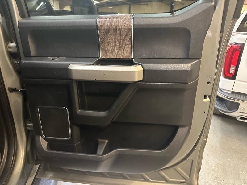 Ford F-250 SD Lariat Crew Cab 4WD 2019