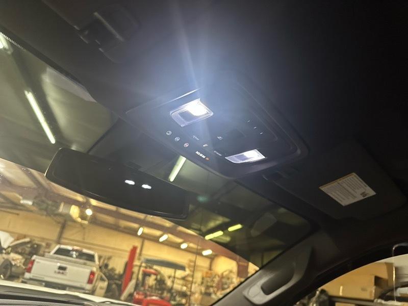 GMC Sierra 1500 SLT Crew Cab 4WD SWB 2020