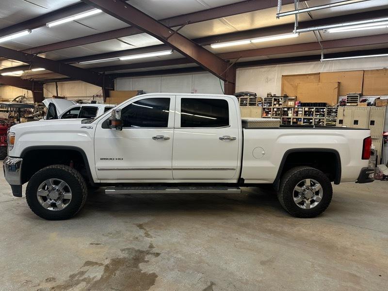 GMC Sierra 2500HD SLT Crew Cab Short Bed 4WD 2016