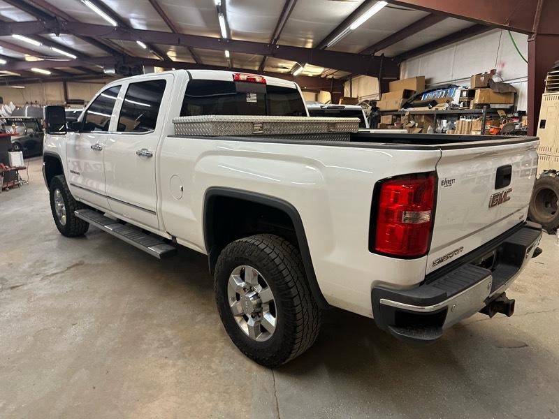GMC Sierra 2500HD SLT Crew Cab Short Bed 4WD 2016