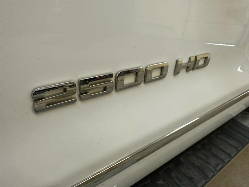 GMC Sierra 2500HD SLT Crew Cab Short Bed 4WD 2016