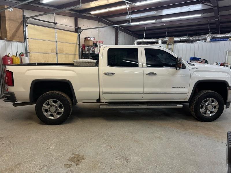 GMC Sierra 2500HD SLT Crew Cab Short Bed 4WD 2016
