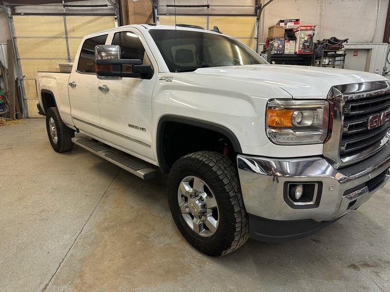 GMC Sierra 2500HD SLT Crew Cab Short Bed 4WD 2016
