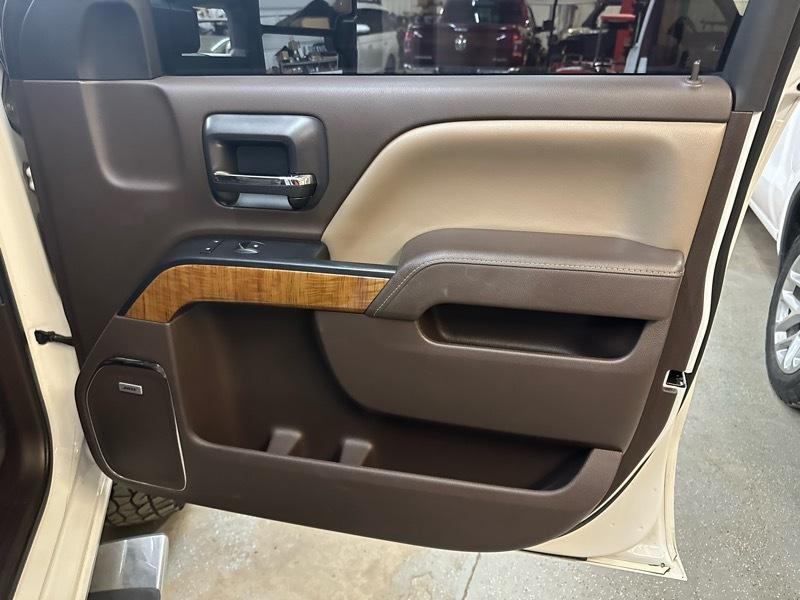 GMC Sierra 2500HD SLT Crew Cab Short Bed 4WD 2016