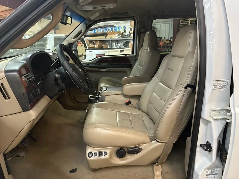 Ford F-550 Crew Cab DRW 2WD 2006