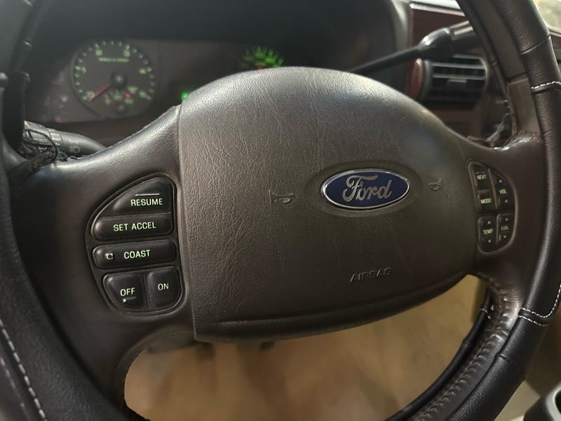 Ford F-550 Crew Cab DRW 2WD 2006