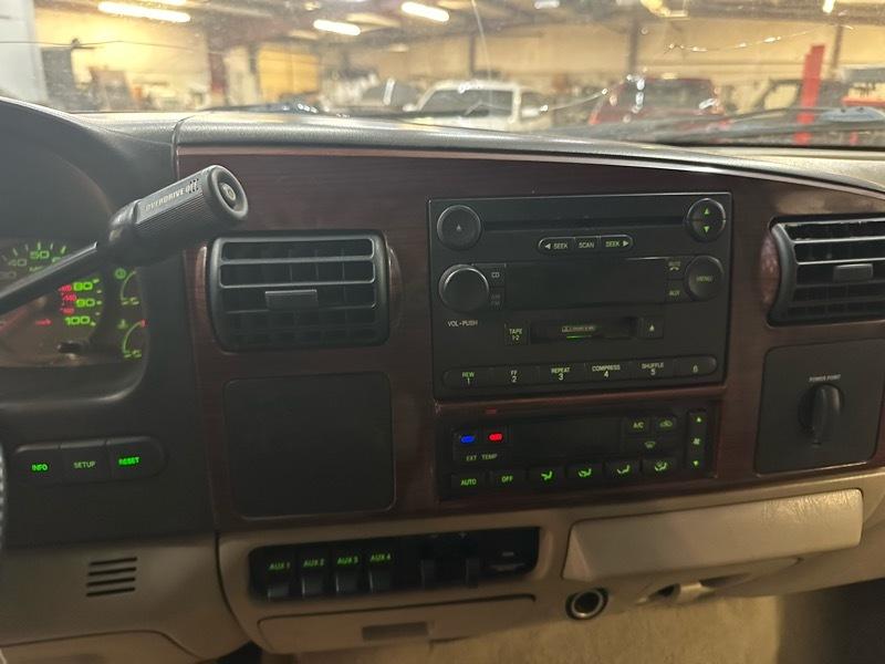 Ford F-550 Crew Cab DRW 2WD 2006