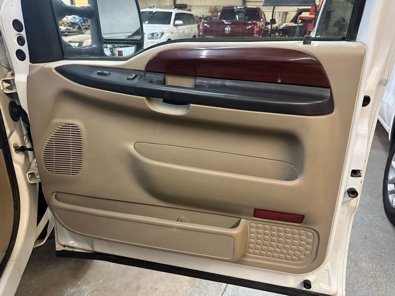 Ford F-550 Crew Cab DRW 2WD 2006