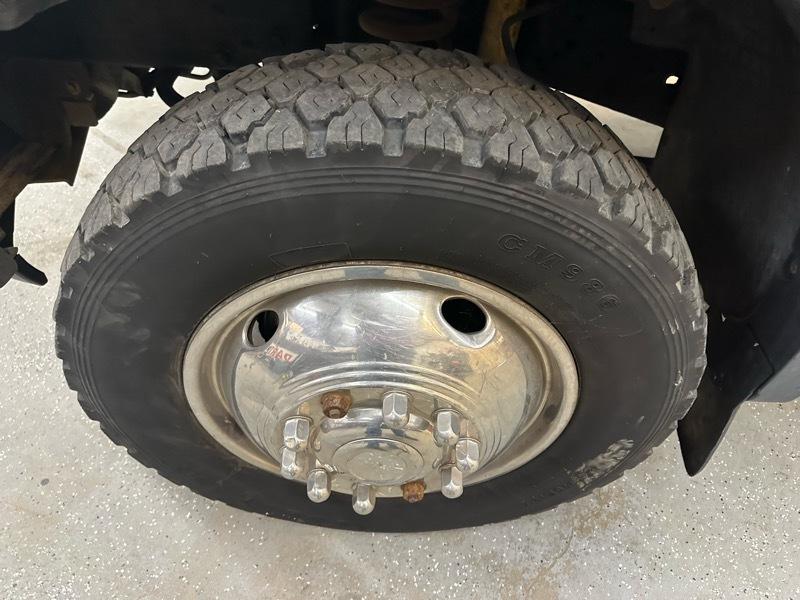 Ford F-550 Crew Cab DRW 2WD 2006