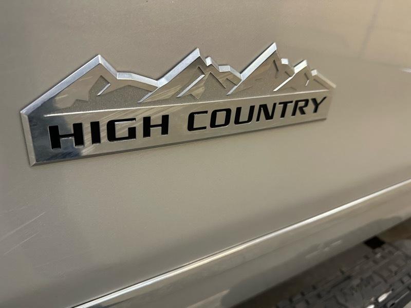 Chevrolet Silverado 1500 High Country Crew Cab Short Box 4WD 2014