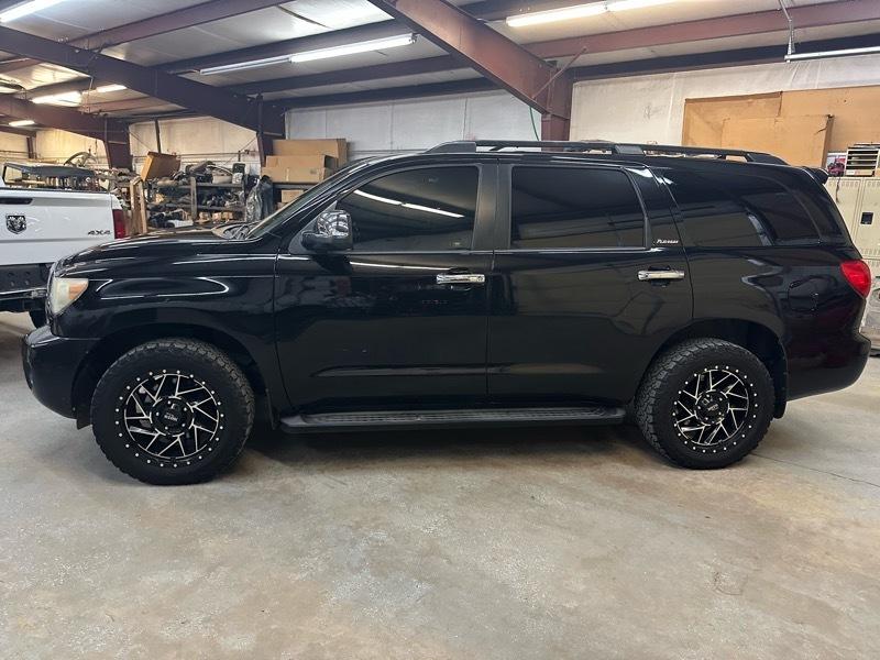 Toyota Sequoia Plantium 4WD FFV 2013