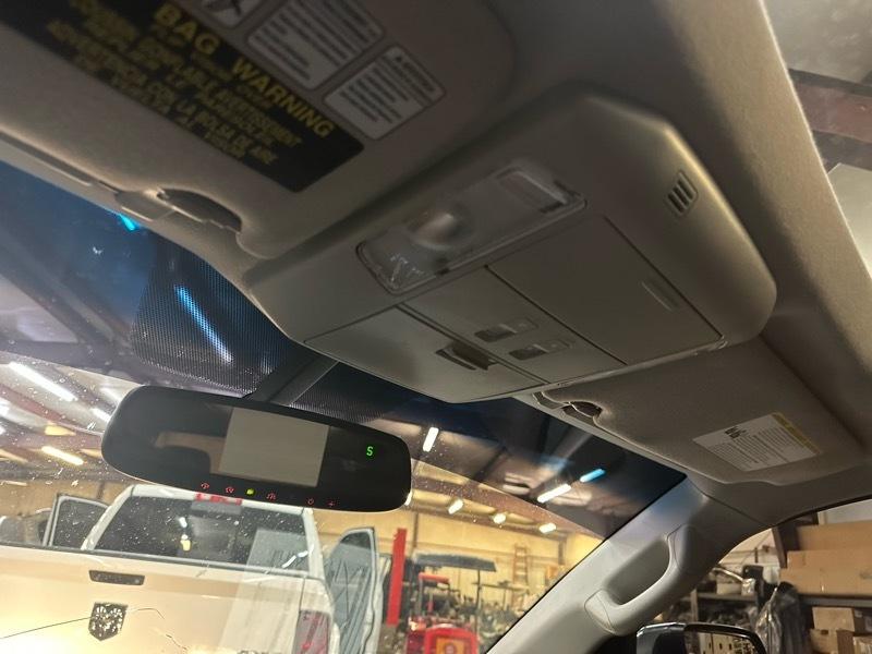 Toyota Sequoia Plantium 4WD FFV 2013