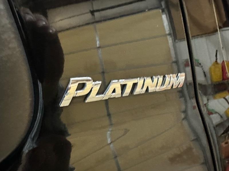 Toyota Sequoia Plantium 4WD FFV 2013