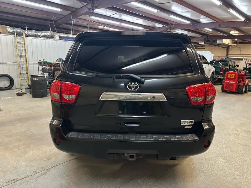 Toyota Sequoia Plantium 4WD FFV 2013