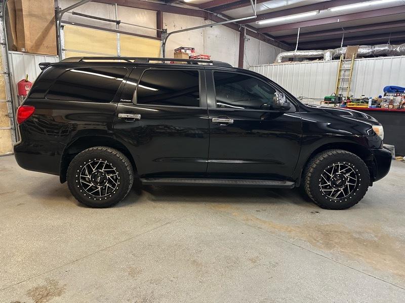 Toyota Sequoia Plantium 4WD FFV 2013