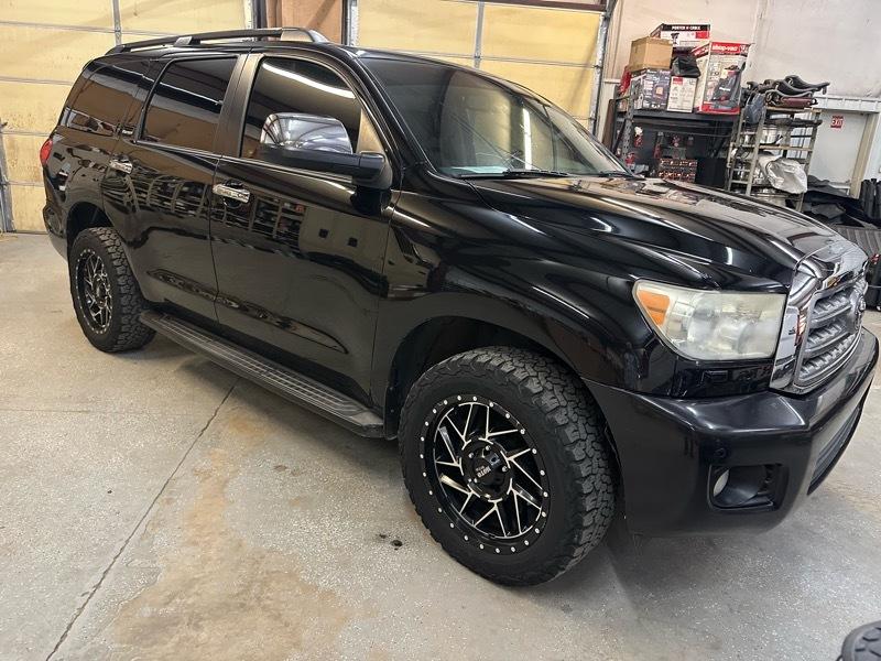 Toyota Sequoia Plantium 4WD FFV 2013
