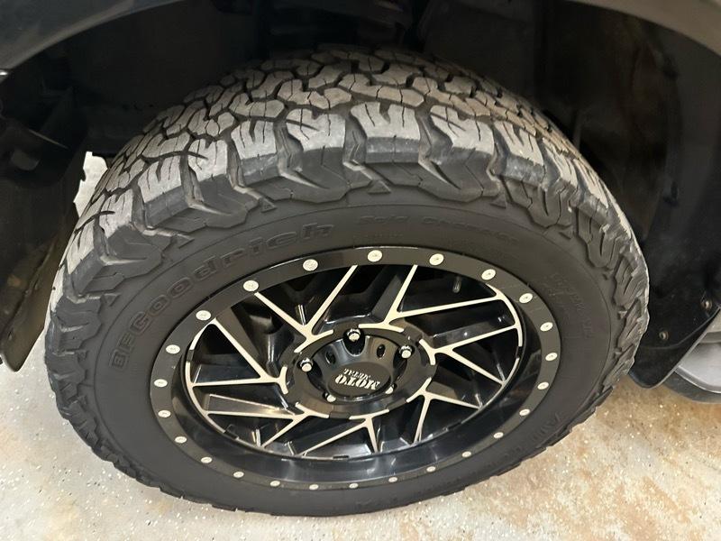 Toyota Sequoia Plantium 4WD FFV 2013