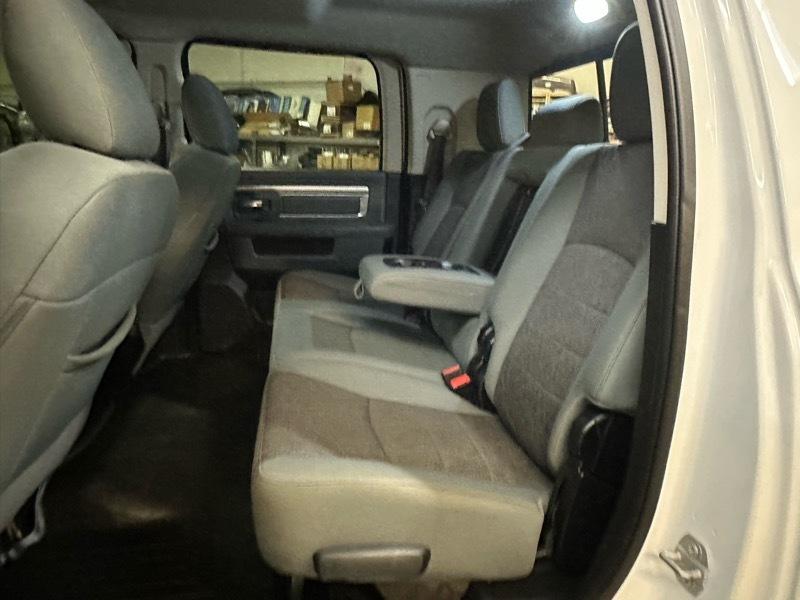 RAM 2500 Big Horn Crew Cab 4WD SWB 2015