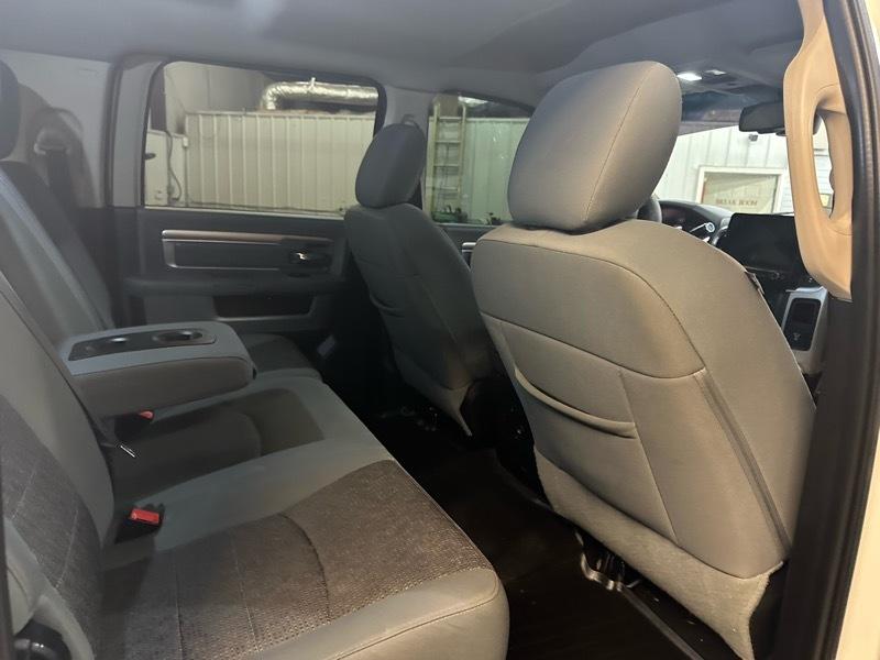 RAM 2500 Big Horn Crew Cab 4WD SWB 2015