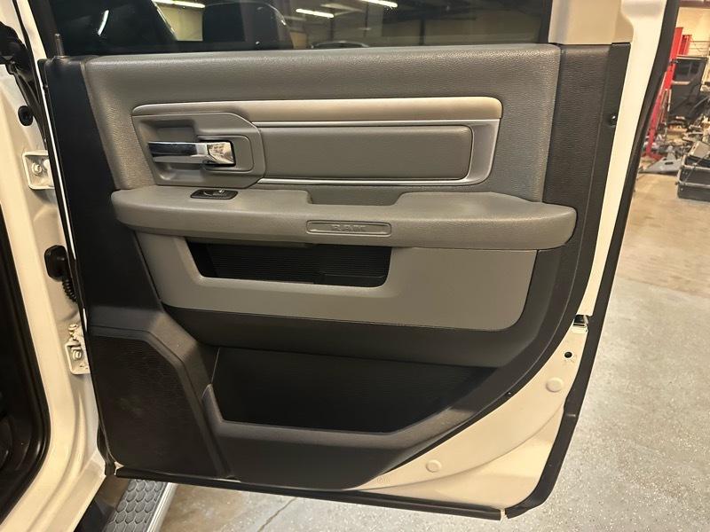 RAM 2500 Big Horn Crew Cab 4WD SWB 2015