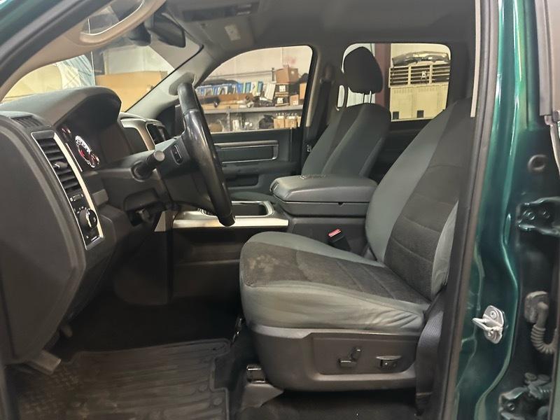 RAM 1500 Big Horn Crew Cab 4WD SWB 2016