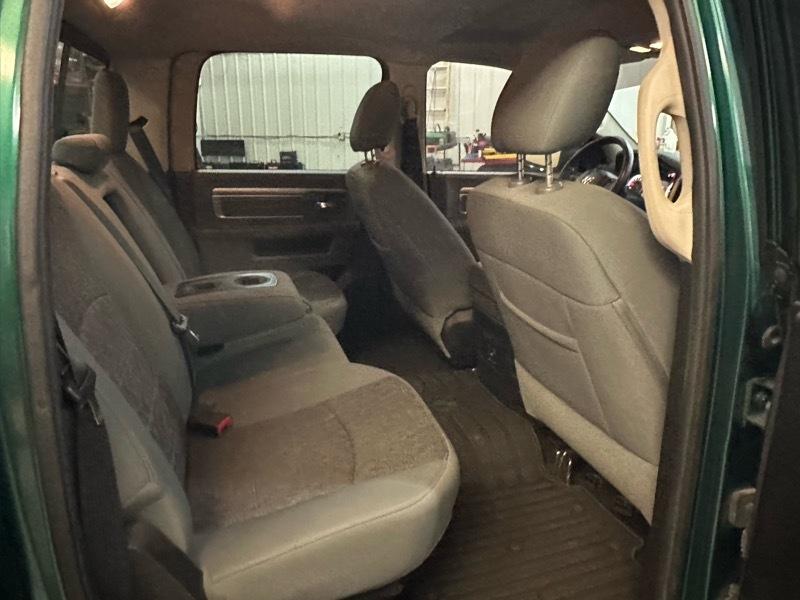 RAM 1500 Big Horn Crew Cab 4WD SWB 2016