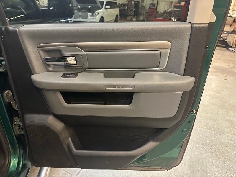 RAM 1500 Big Horn Crew Cab 4WD SWB 2016