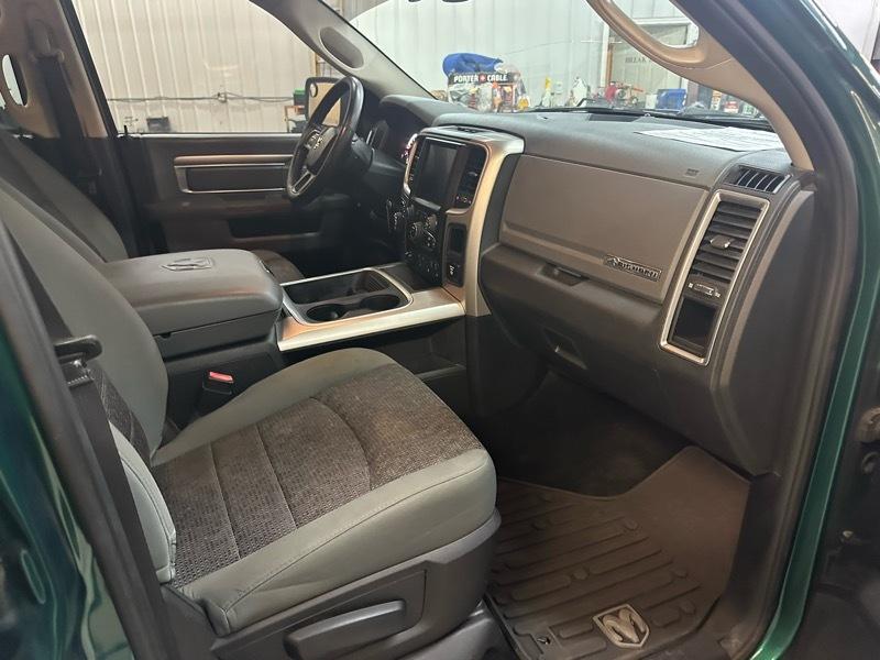 RAM 1500 Big Horn Crew Cab 4WD SWB 2016
