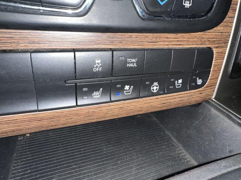 RAM 1500 Laramie Crew Cab SWB 4WD 2018