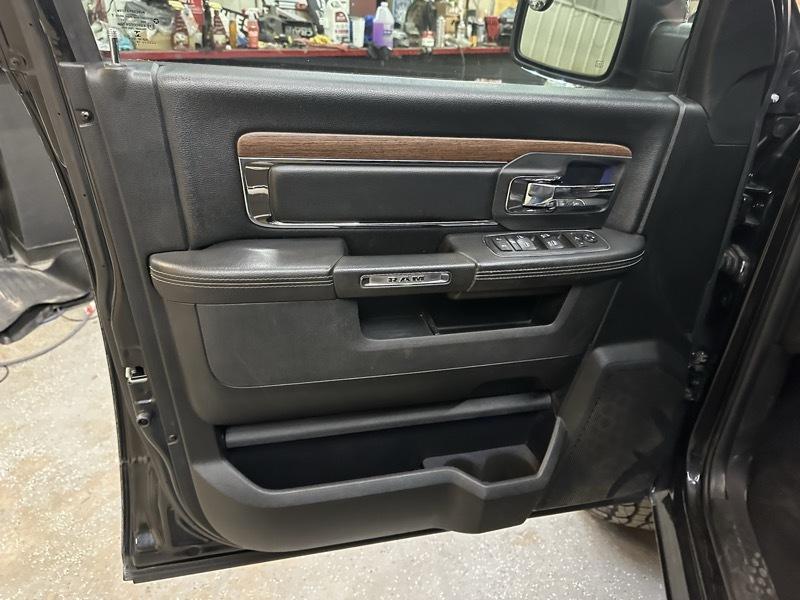 RAM 1500 Laramie Crew Cab SWB 4WD 2018