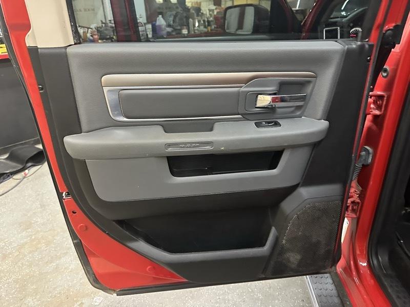 RAM 1500 Big Horn Crew Cab 4WD SWB 2013