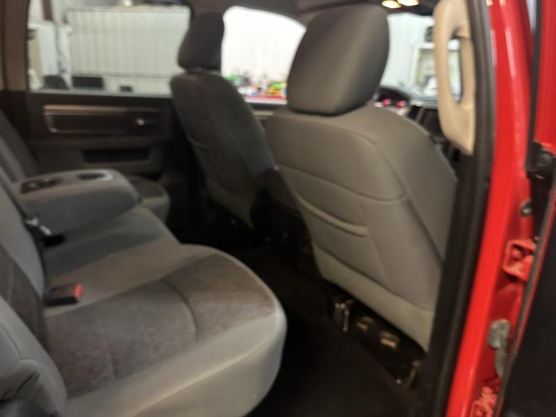 RAM 1500 Big Horn Crew Cab 4WD SWB 2013