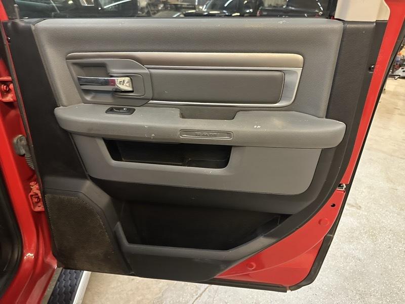RAM 1500 Big Horn Crew Cab 4WD SWB 2013