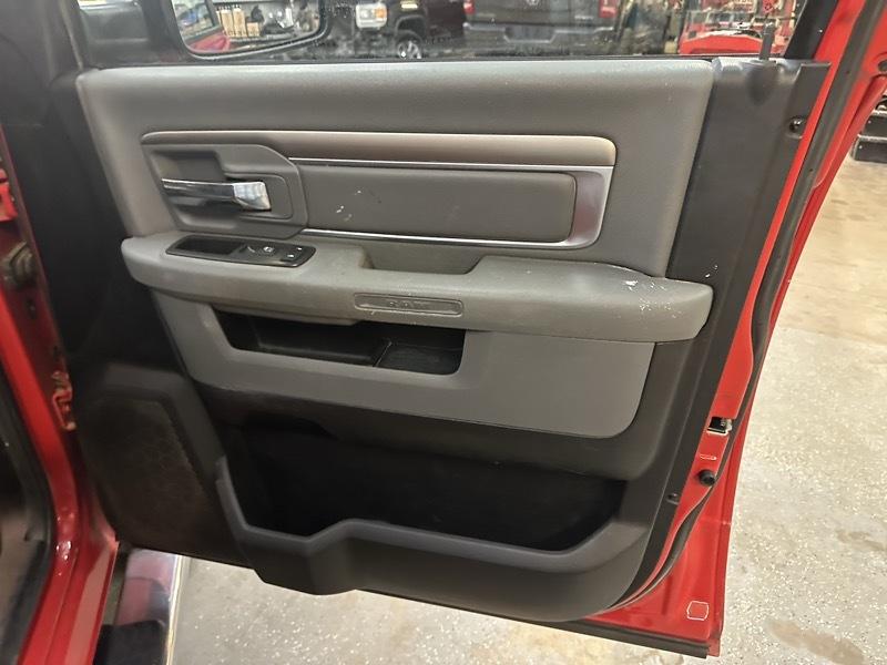 RAM 1500 Big Horn Crew Cab 4WD SWB 2013