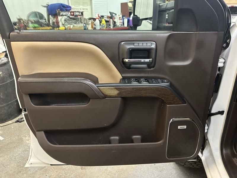 GMC Sierra 2500HD Denali Crew Cab 4WD 2017