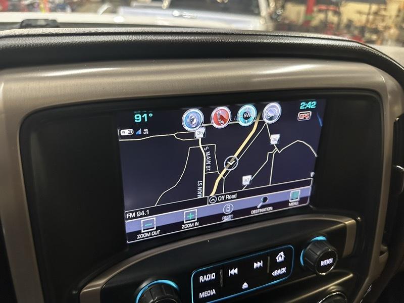 GMC Sierra 2500HD Denali Crew Cab 4WD 2017