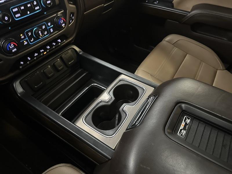 GMC Sierra 2500HD Denali Crew Cab 4WD 2017