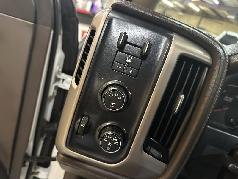 GMC Sierra 2500HD Denali Crew Cab 4WD 2017