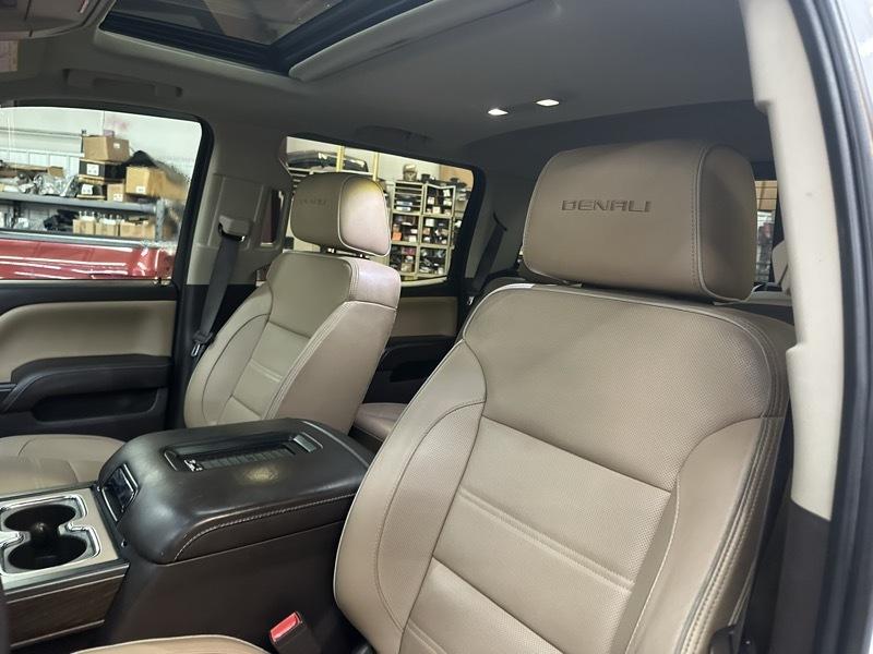 GMC Sierra 2500HD Denali Crew Cab 4WD 2017