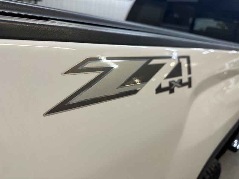 GMC Sierra 2500HD Denali Crew Cab 4WD 2017